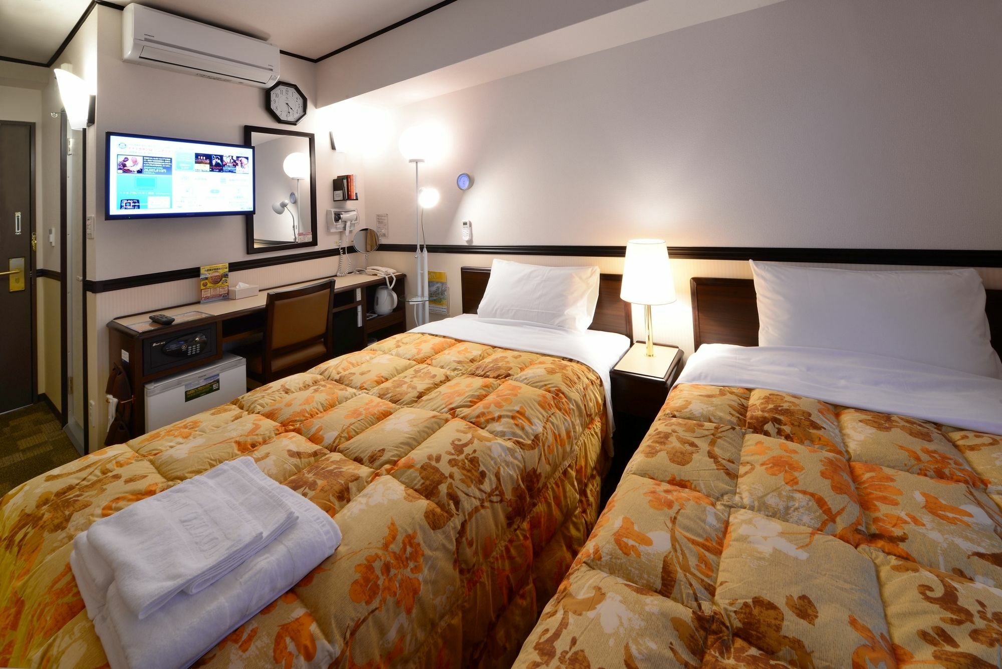 Toyoko Inn Osaka Tsuruhashi Ekimae Bagian luar foto