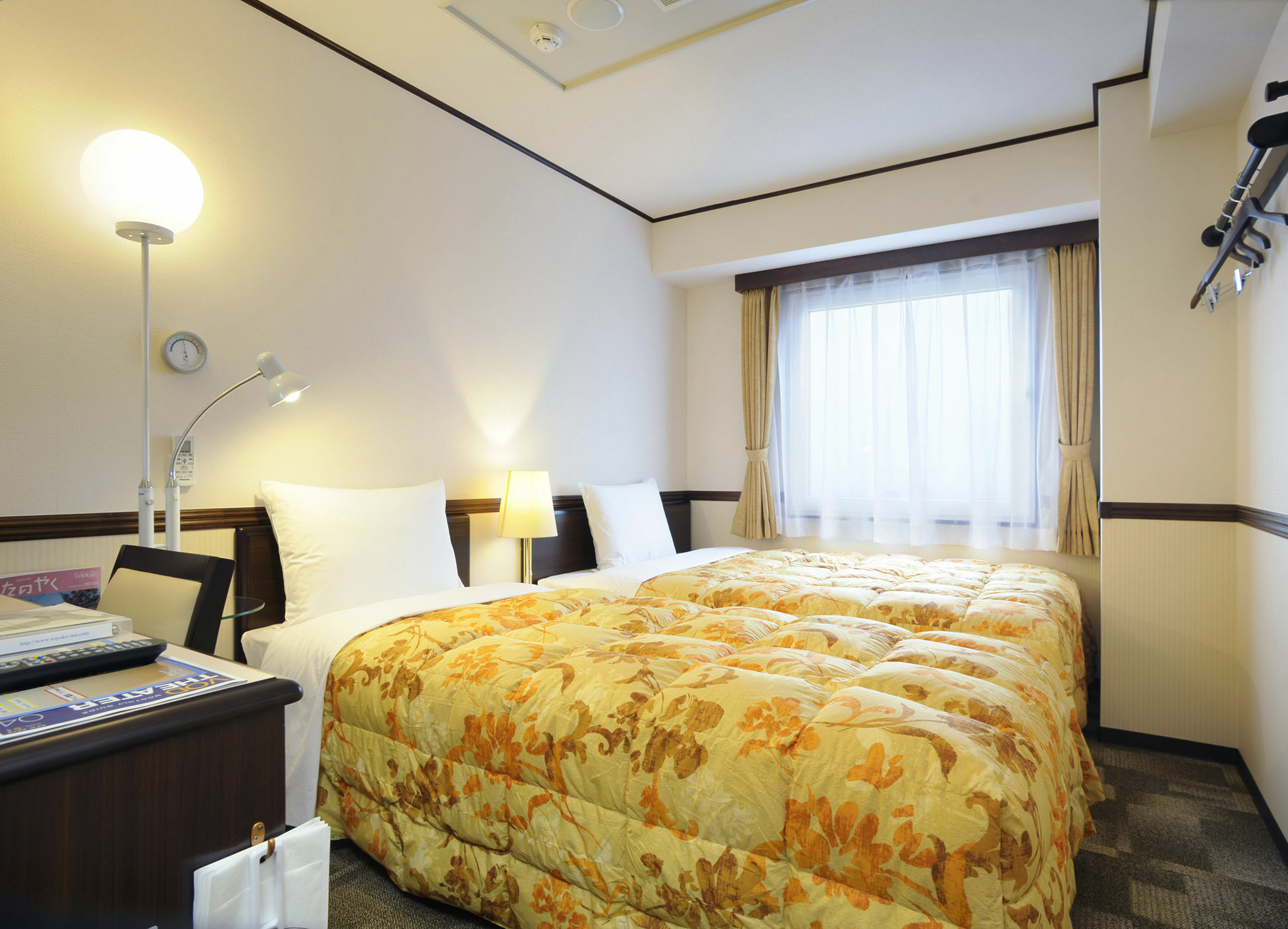 Toyoko Inn Osaka Tsuruhashi Ekimae Bagian luar foto